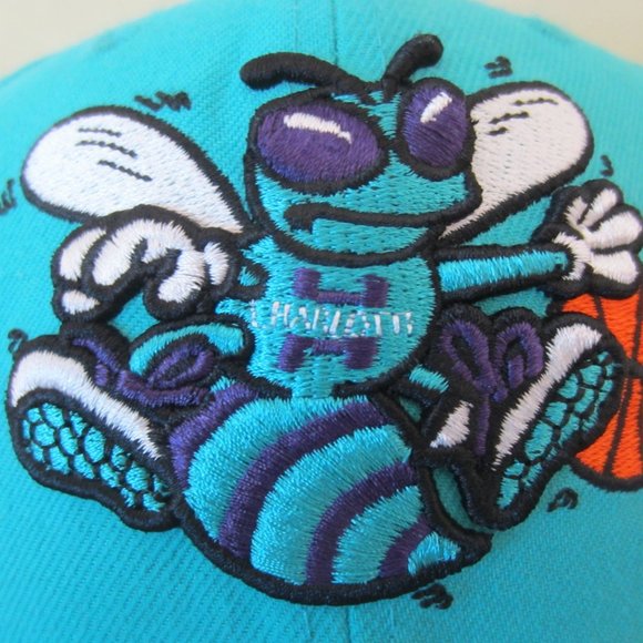 NEW - CHARLOTTE HORNETS NBA Snapback Basketball CAP 9 FIFTY - Picture 4 of 12
